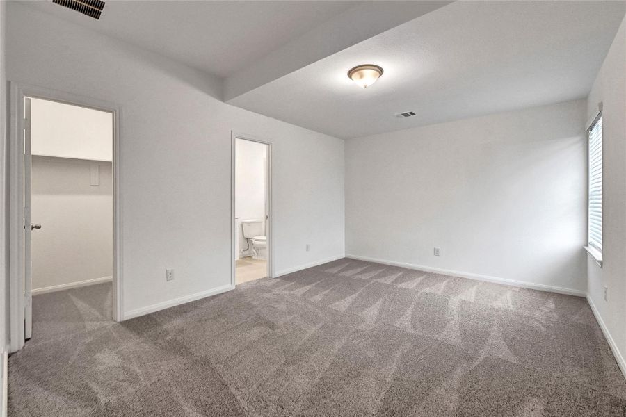 Spacious, unfurnished interior of a new home in Aldine Pines, Houston (Image 22).