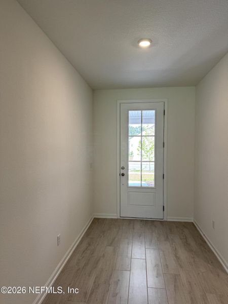 Spacious, unfurnished interior of a new home in Hyland Trail, Green Cove Springs (Image 33).