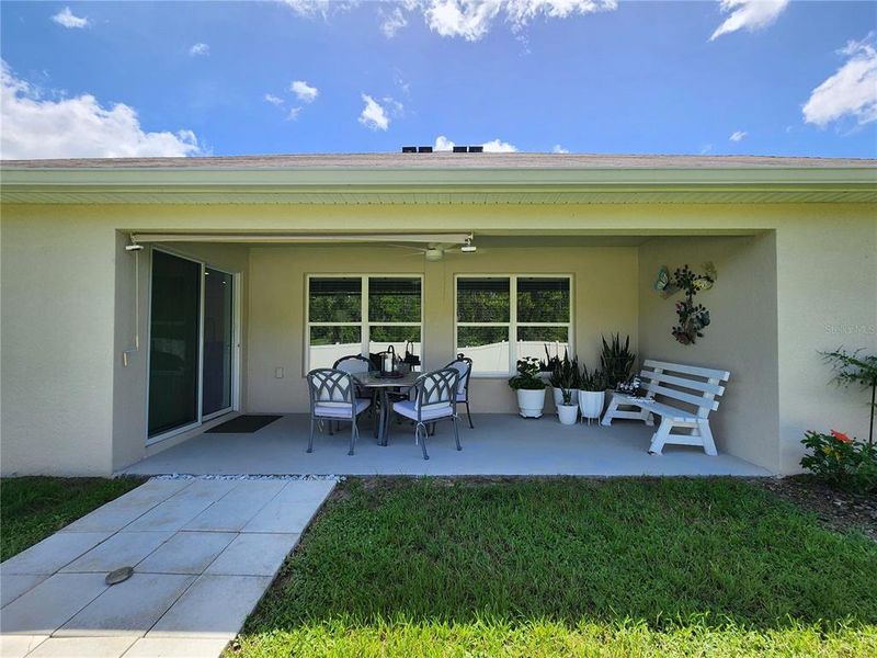 Exterior details and patio area of a home in Huntington Ridge, Ocala (Image 4). Exterior details and patio area of a home in Huntington Ridge, Ocala (Image 4).
