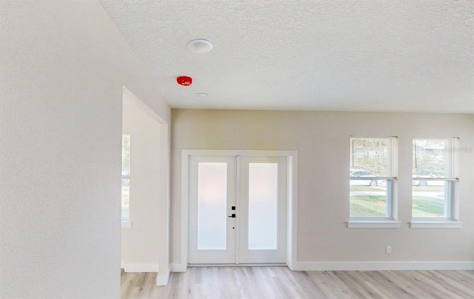 Spacious, unfurnished interior of a new home in , St. Petersburg (Image 50).