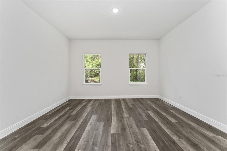 Spacious, unfurnished interior of a new home in , Ocala (Image 17).