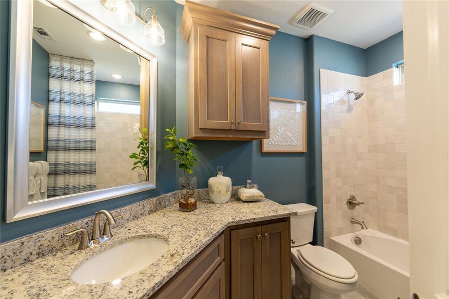 Furnished interior view inside a new home in , Prosper (Image 28).