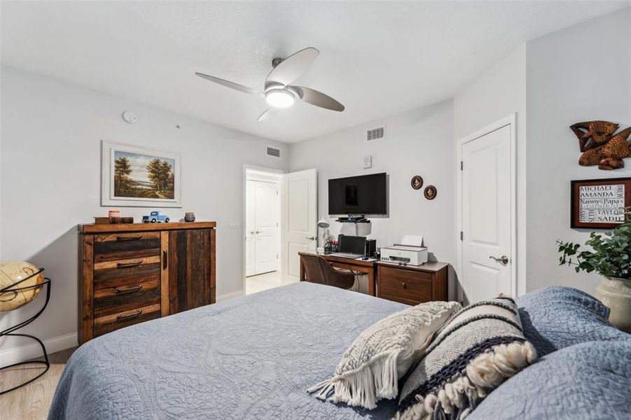 Furnished interior view inside a new home in , Largo (Image 10).