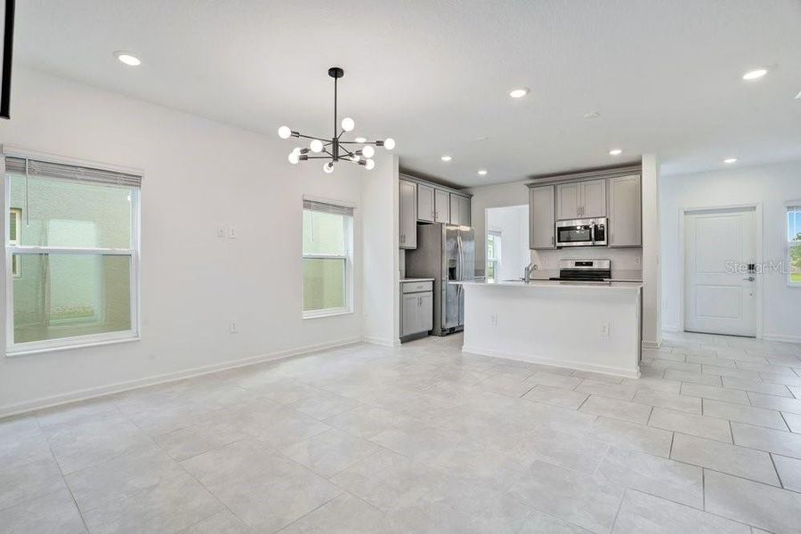Spacious, unfurnished interior of a new home in Wellness Ridge, Clermont (Image 34).