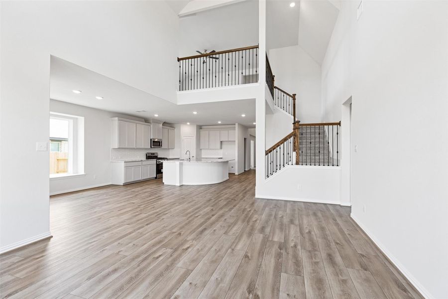 Spacious, unfurnished interior of a new home in Oakwood Estates, Waller (Image 31).
