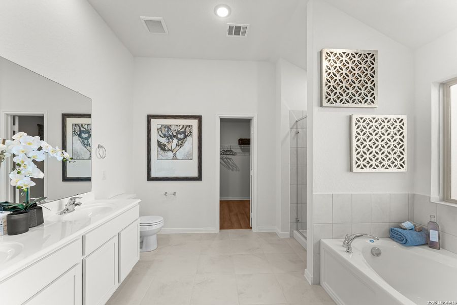 Furnished interior view inside a new home in Greenspoint Heights, Seguin (Image 14).