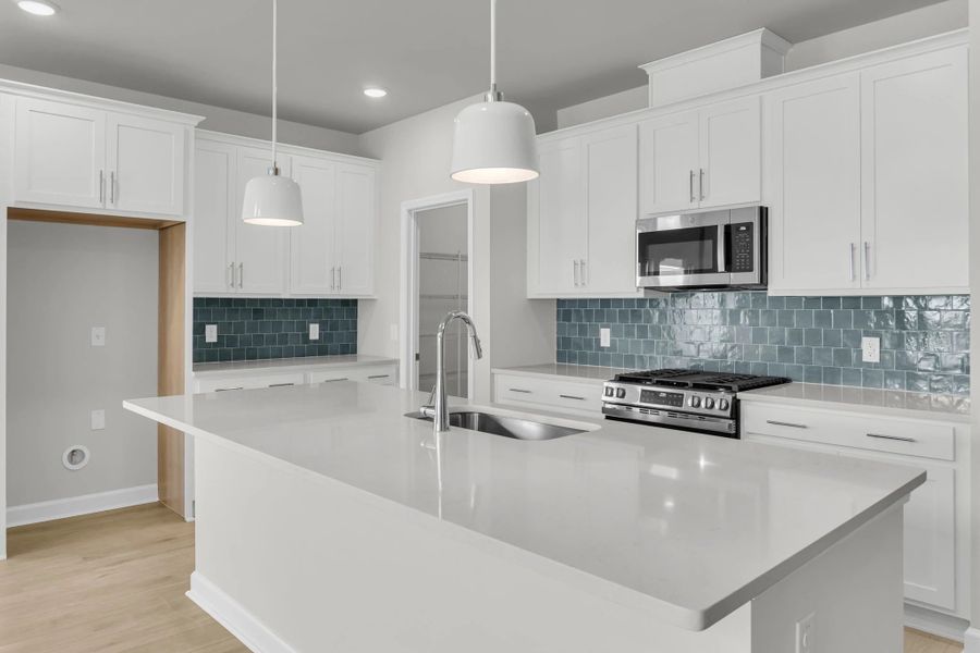 Similar Harrison floorplan. Features and finishes may vary. Similar Harrison floorplan. Features and finishes may vary.