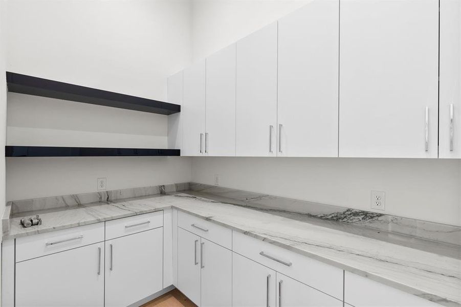 Furnished interior view inside a new home in , Dallas (Image 18).