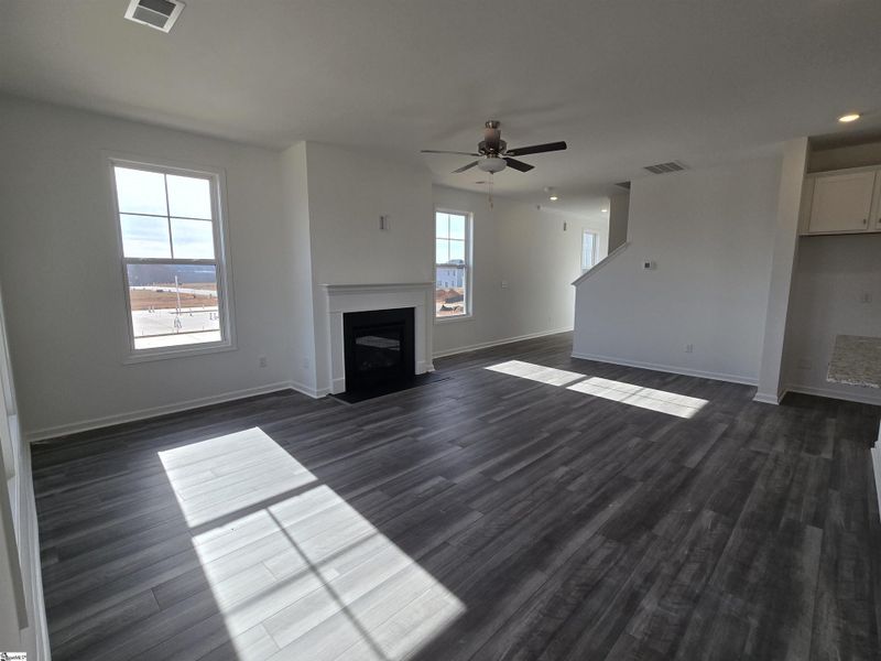 Spacious, unfurnished interior of a new home in Halton Oaks, Spartanburg (Image 20).