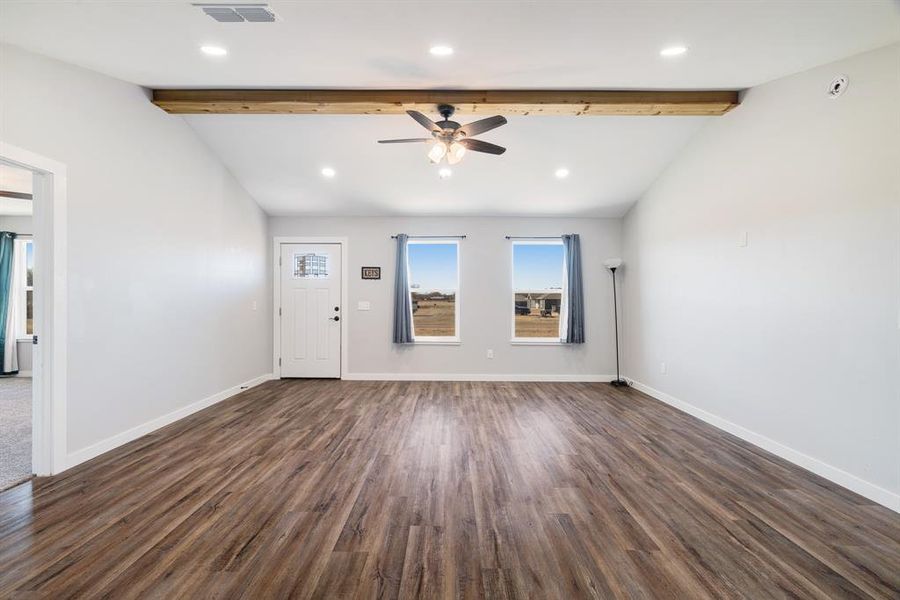 Spacious, unfurnished interior of a new home in , Paris (Image 6). Spacious, unfurnished interior of a new home in , Paris (Image 6).