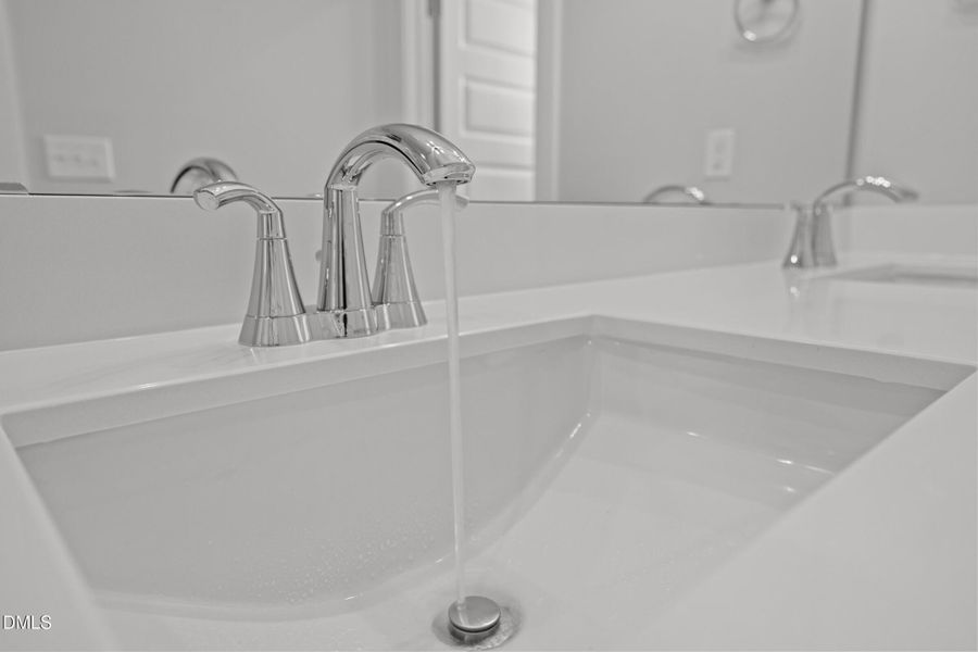 Primary Bathroom - Yin & Yang Interior