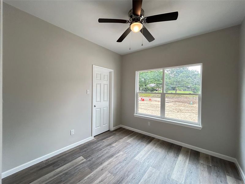 Spacious, unfurnished interior of a new home in , Sulphur Springs (Image 12).