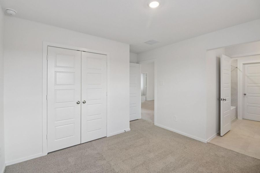 Spacious, unfurnished interior of a new home in Landing Meadows - Premier Series, New Caney (Image 39).