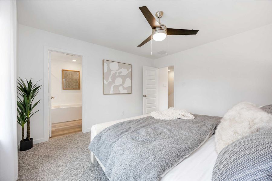 Furnished interior view inside a new home in Highland Court, Houston (Image 41).