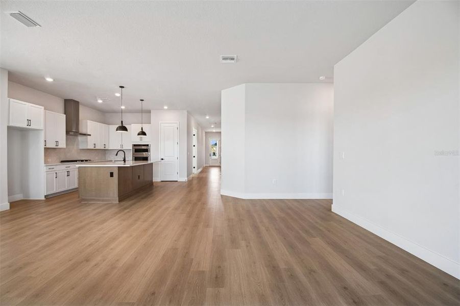 Spacious, unfurnished interior of a new home in Emerald Landing at Waterside at Lakewood Ranch – Lake Series, Sarasota (Image 19).