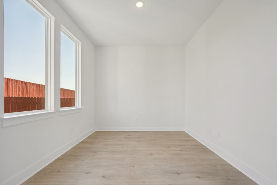 Spacious, unfurnished interior of a new home in Foxfield, Austin (Image 39).