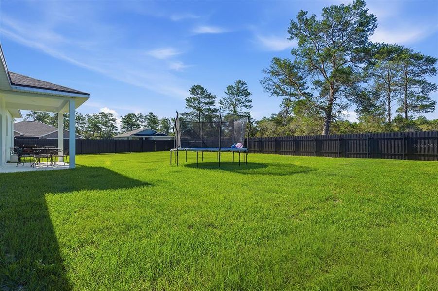 Exterior details and patio area of a home in , Ocklawaha (Image 22).