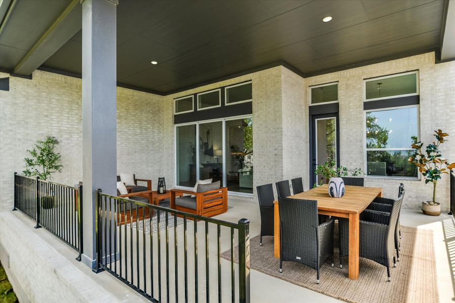 Outdoor Dining (Staged)