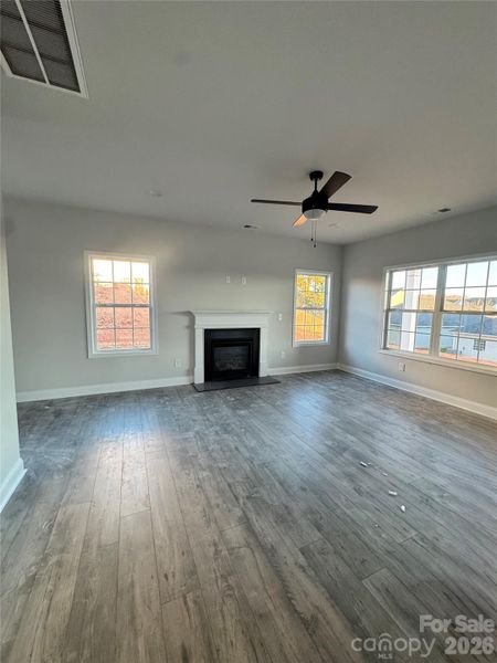 Spacious, unfurnished interior of a new home in Village at Parkside, Gastonia (Image 10).