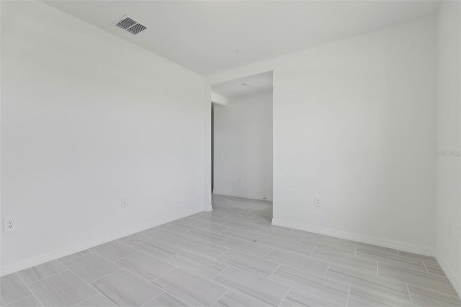 Spacious, unfurnished interior of a new home in Springs at Lake Alfred - Signature Series, Lake Alfred (Image 26).