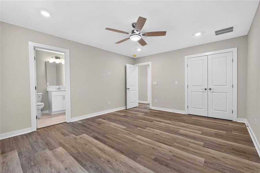 Spacious, unfurnished interior of a new home in , Gainesville (Image 48).
