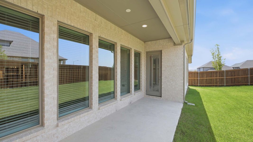 Exterior details and patio area of a home in Ventana, Fort Worth (Image 3).