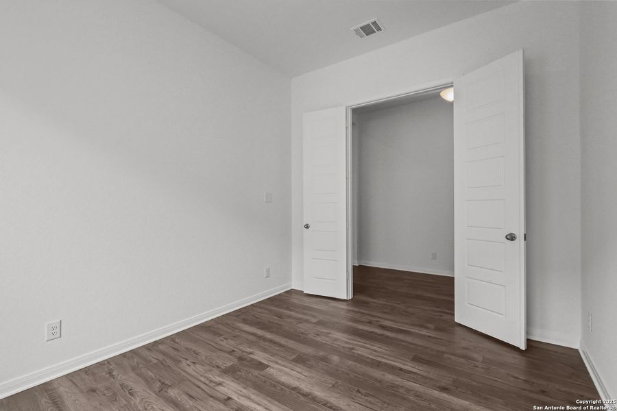 Spacious, unfurnished interior of a new home in Ladera 50', San Antonio (Image 13). Spacious, unfurnished interior of a new home in Ladera 50', San Antonio (Image 13).