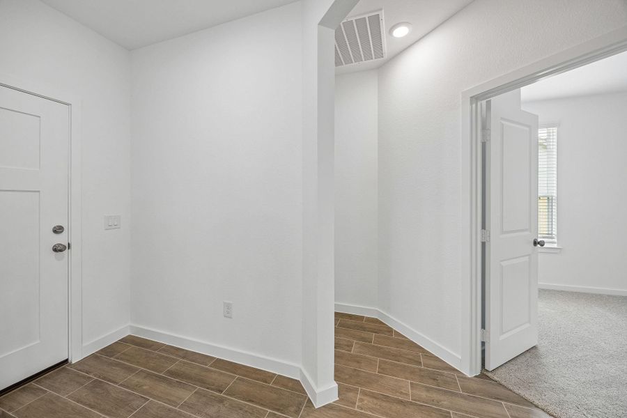 Spacious, unfurnished interior of a new home in Windcress, Cove (Image 17).