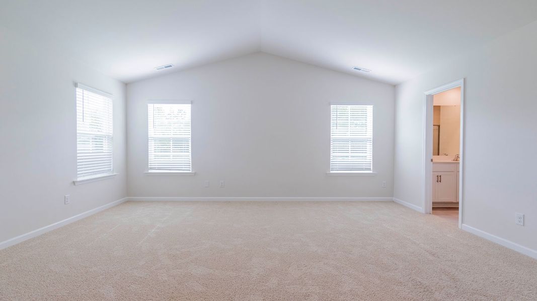 Spacious, unfurnished interior of a new home in The Landing at Summerhaven, Mebane (Image 18).