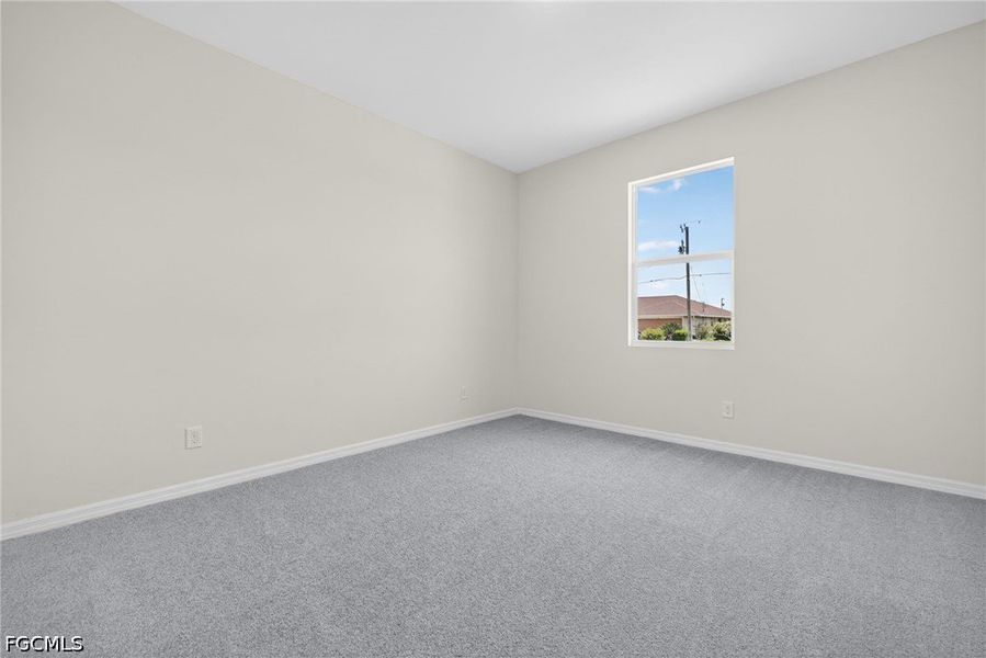 Spacious, unfurnished interior of a new home in Cape Coral, Cape Coral (Image 19).