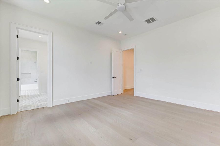 Spacious, unfurnished interior of a new home in , Houston (Image 39). Spacious, unfurnished interior of a new home in , Houston (Image 39).