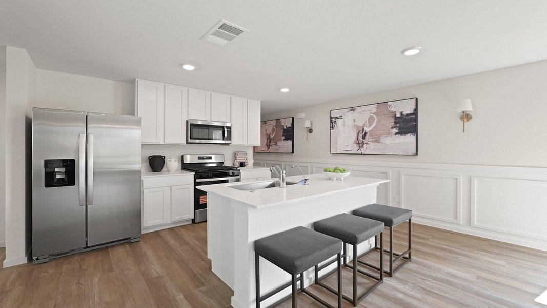 Furnished interior view inside a new home in Silverthorne, Conroe (Image 9).