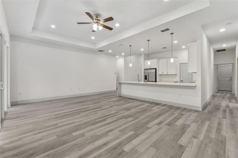 Spacious, unfurnished interior of a new home in , Port Charlotte (Image 14).