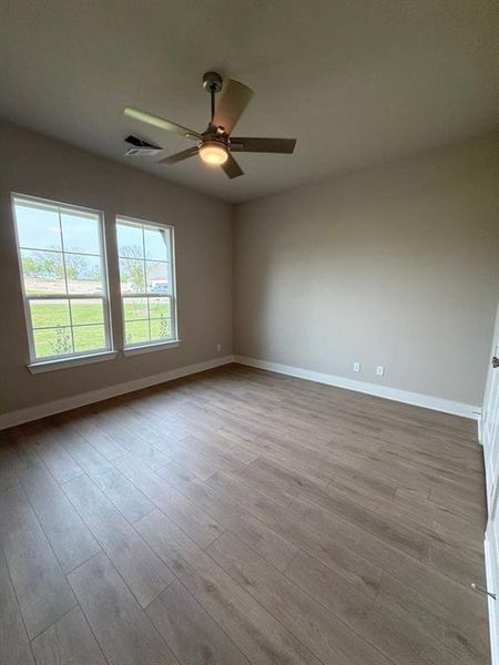 Spacious, unfurnished interior of a new home in Grayson Ridge, Van Alstyne (Image 10).