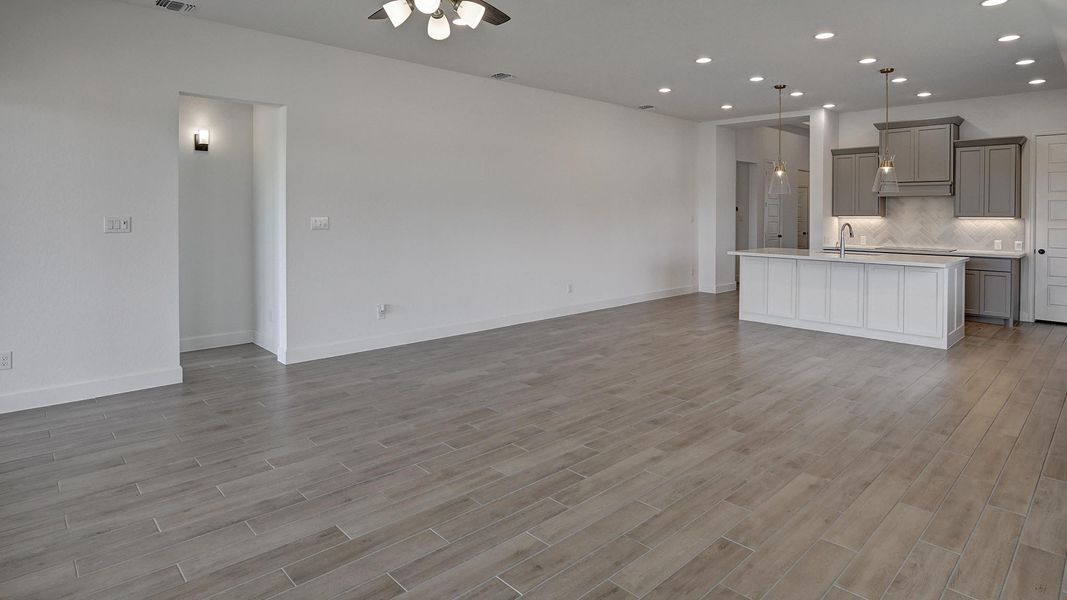 Spacious, unfurnished interior of a new home in Alsatian Oaks 50', Castroville (Image 20). Spacious, unfurnished interior of a new home in Alsatian Oaks 50', Castroville (Image 20).