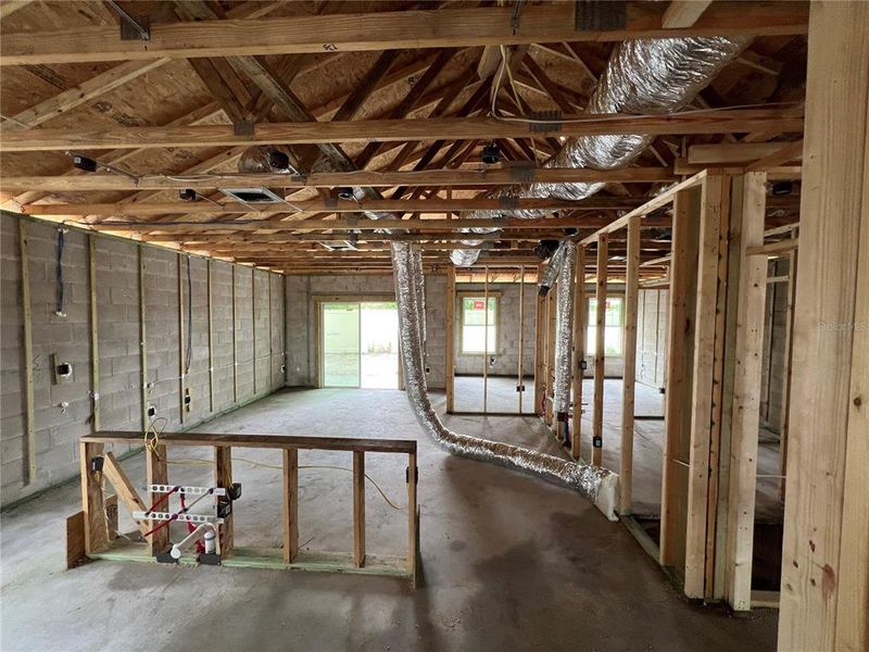 Spacious, unfurnished interior of a new home in Hammock Reserve, Haines City (Image 6).