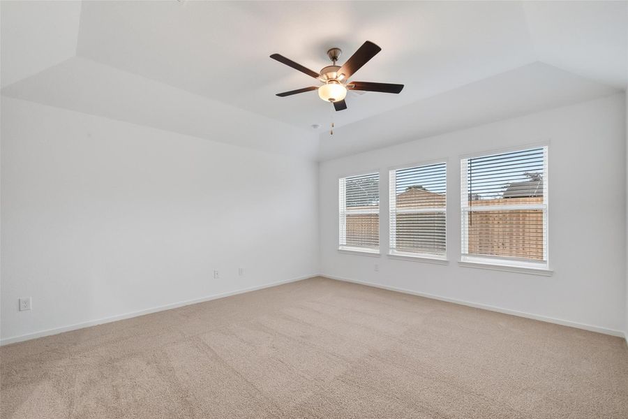 Spacious, unfurnished interior of a new home in Rollingbrook Estates, Baytown (Image 38).