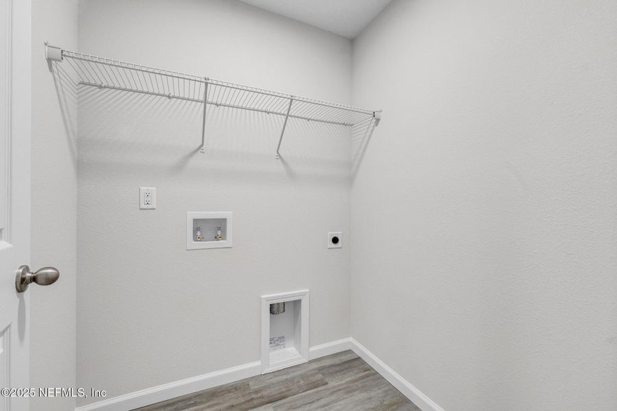Spacious, unfurnished interior of a new home in , Jacksonville (Image 20).