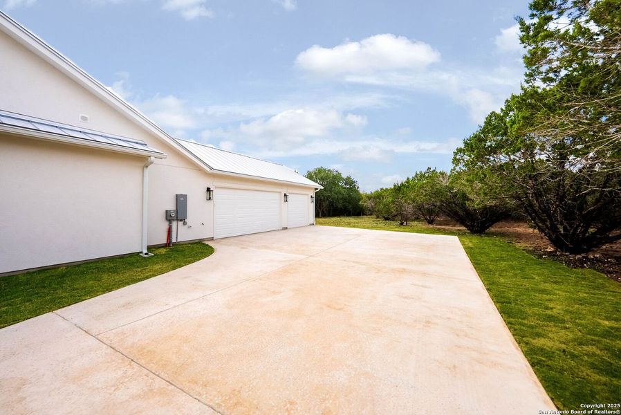 Image 48 of a home in . Image 48 of a home in .