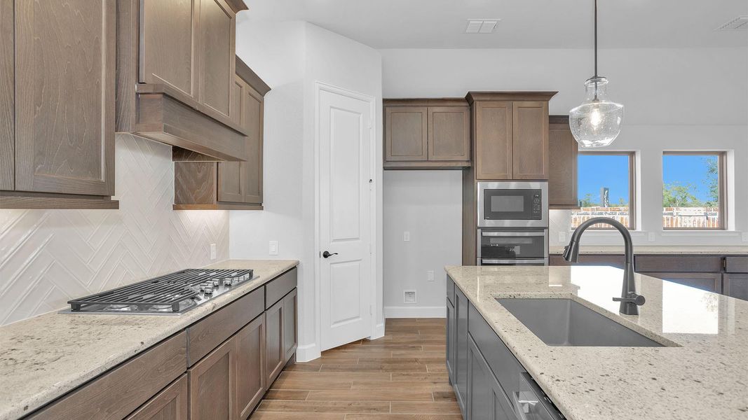 Furnished interior view inside a new home in Grange 50', Katy (Image 6).