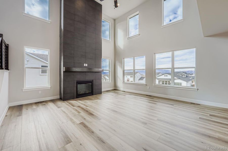 Spacious, unfurnished interior of a new home in Timber Ridge, Colorado Springs (Image 14).