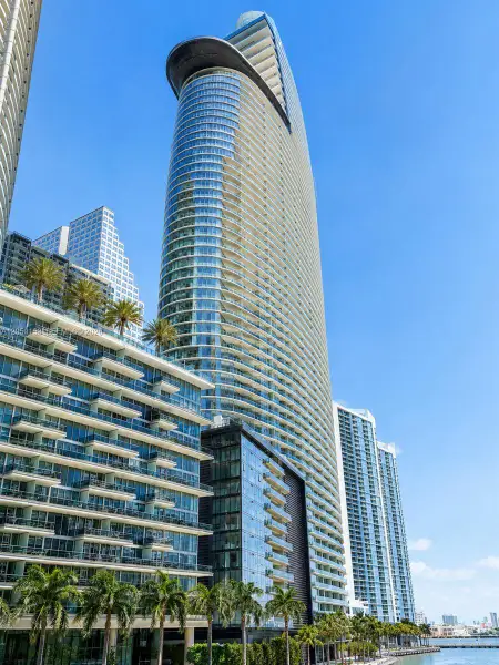 Condo located in Miami, FL showcasing its design and architecture (Image 3). Condo located in Miami, FL showcasing its design and architecture (Image 3).
