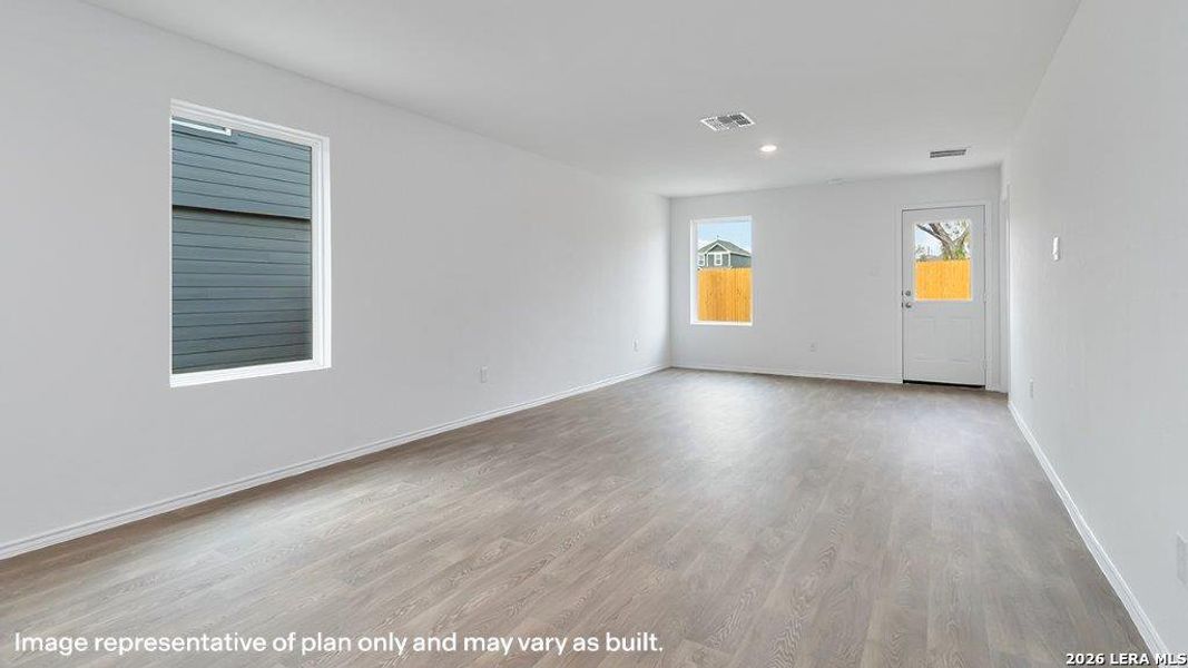 Spacious, unfurnished interior of a new home in Blue Ridge Ranch, San Antonio (Image 24).