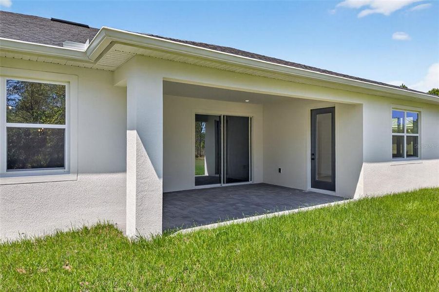 Exterior details and patio area of a home in , Orlando (Image 28).