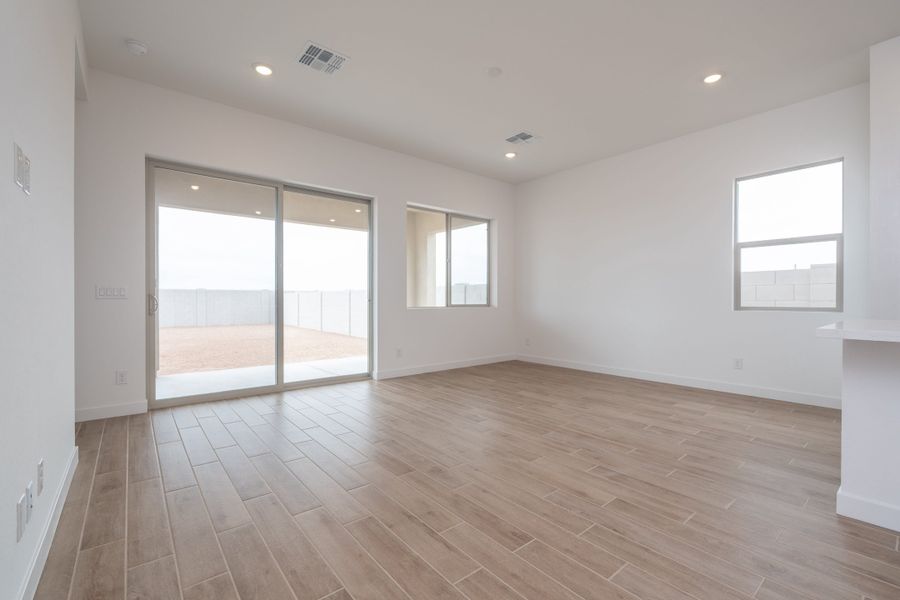 Spacious, unfurnished interior of a new home in Soleo, San Tan Valley (Image 8). Spacious, unfurnished interior of a new home in Soleo, San Tan Valley (Image 8).