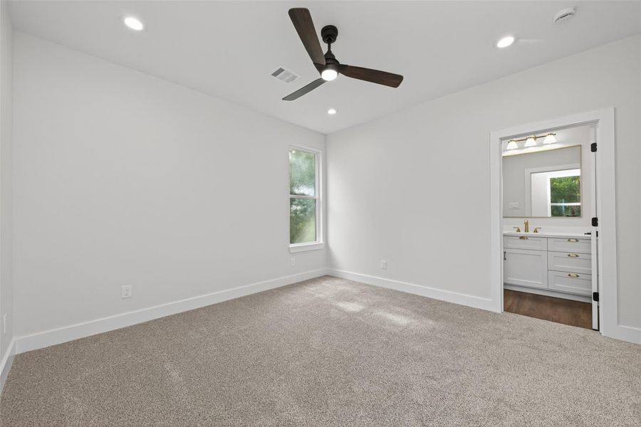 Spacious, unfurnished interior of a new home in , Bridge City (Image 15).