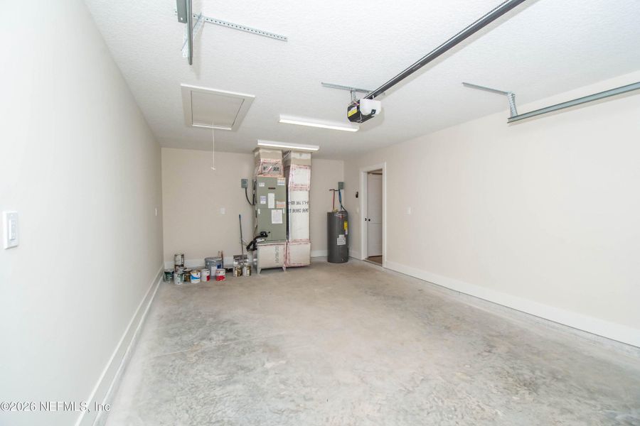 Spacious, unfurnished interior of a new home in , Callahan (Image 30).