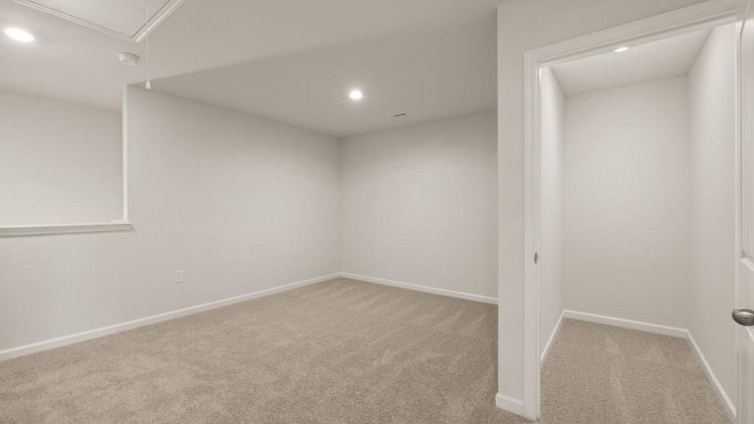 Spacious, unfurnished interior of a new home in Hughes Court, Dawsonville (Image 14).