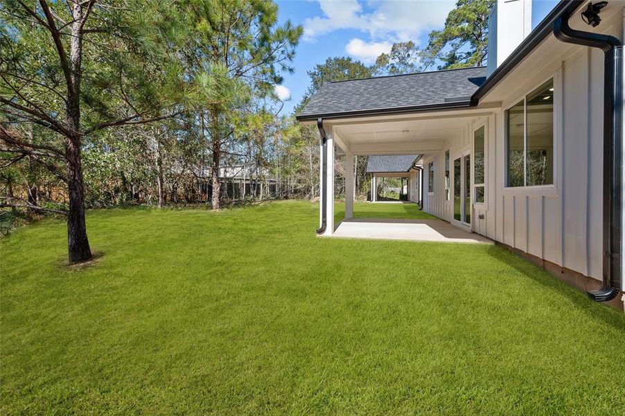 Large spacious covered patio for entertaining.