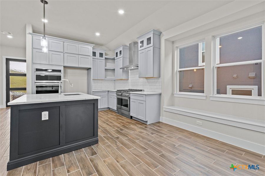 Furnished interior view inside a new home in Morningstar, Georgetown (Image 9).